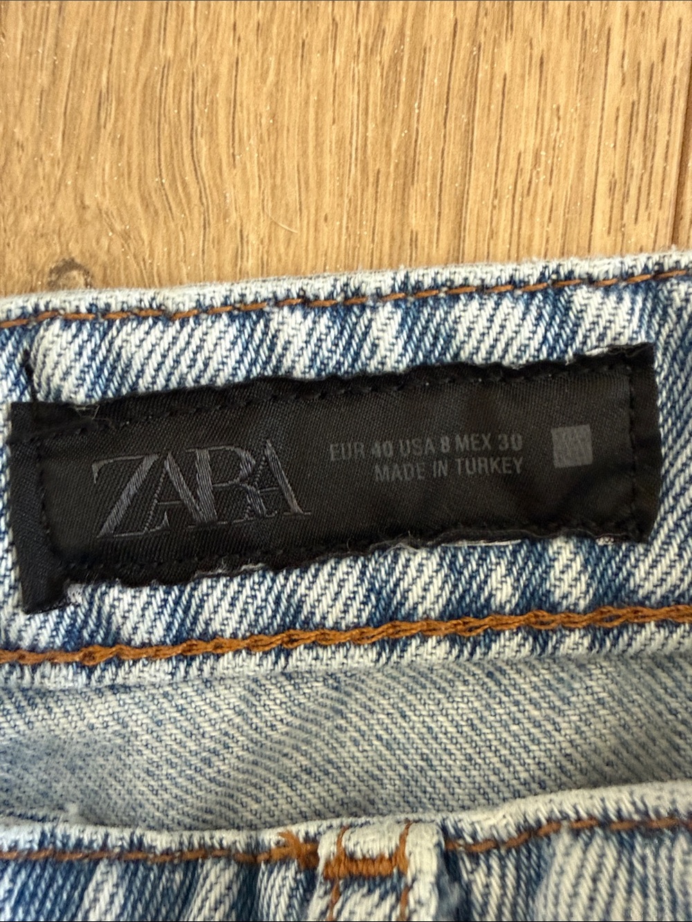Zara High Waisted Studded Jeans sz. 8 - Picture 7 of 8